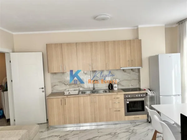 Tirane, jap me qera apartament 1+1+Ballkon Kati 7, 60 m² 550 € (Yzberish, te rrethrrotullimi)