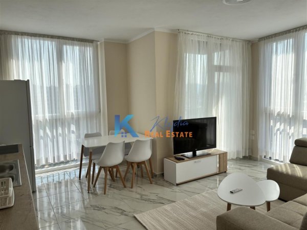 Tirane, jap me qera apartament 1+1+Ballkon Kati 7, 60 m² 550 € (Yzberish, te rrethrrotullimi)