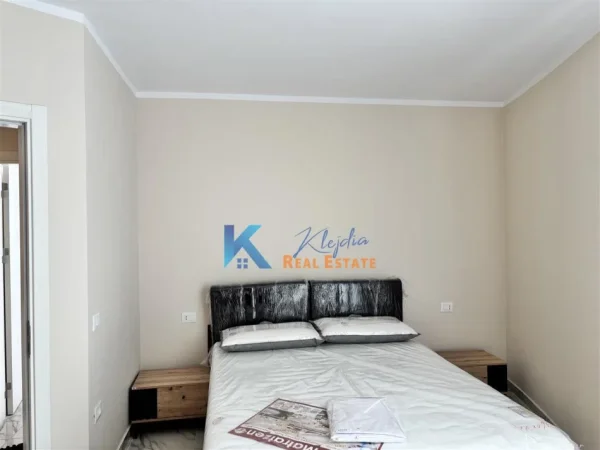 Tirane, jap me qera apartament 1+1+Ballkon Kati 7, 60 m² 550 € (Yzberish, te rrethrrotullimi)