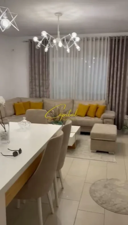 Tirane, shitet apartament 2+1+Ballkon Kati 1, 117 m² 220.000 € (YZBERISHT)