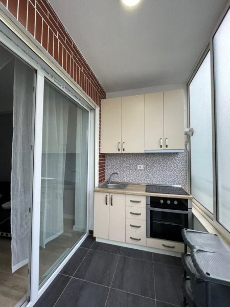 Tirane, jepet me qera apartament 1+1 Kati 5, 60 m² 430 € (Supermarket Aldi, Fondacioni Eleonor)