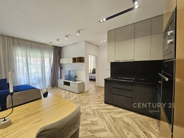 Tirane, jepet me qera apartament 2+1 Kati 3, 95 m² 890 € (Hotel Radisson)