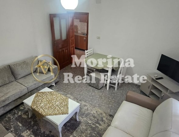 Tirane, jepet me qera apartament 1+1 Kati 1, 65 m² 500 € (Ish Parku autobuzave)
