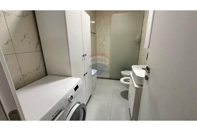 Tirane, jepet me qera apartament 2+1+Ballkon , 92 m² 650 € (Tirana Golden Park)