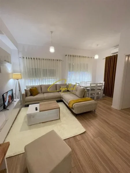 Tirane, jepet me qera apartament 1+1+Aneks+Ballkon Kati 2, 70 m² 500 € (MANGALEM 21)