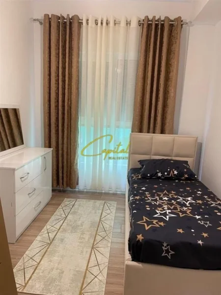 Tirane, jepet me qera apartament 1+1+Aneks+Ballkon Kati 2, 70 m² 500 € (MANGALEM 21)