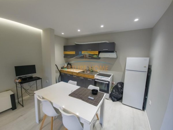 Tirane, shitet apartament 1+1+Ballkon Kati 1, 61 m² 165.000 € (Pazari i Ri)