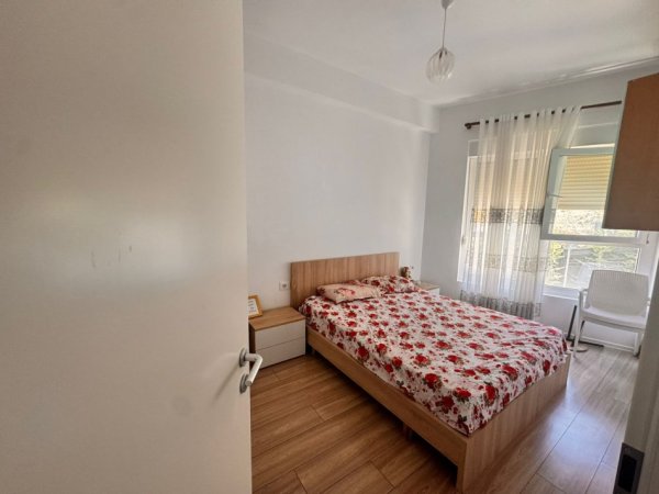 Tirane, jepet me qera apartament 2+1+Aneks+Ballkon Kati 2, 70 m² 500 € (Kompleksi Mangalem)