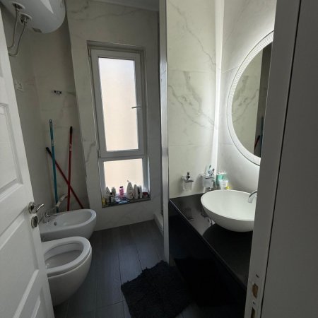 Tirane, jepet me qera apartament 1+1 Kati 6, 60 m² 500 € (fusha aviacionit)
