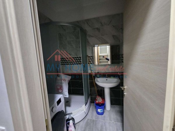 Tirane, jepet me qera apartament 1+1+Ballkon Kati 2, 56 m² 570 € (Komuna e Parisit)