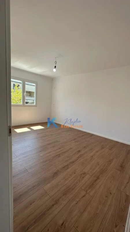 Tirane, shes apartament 2+1+Ballkon , 73 m² 129.000 € (Pediatria)