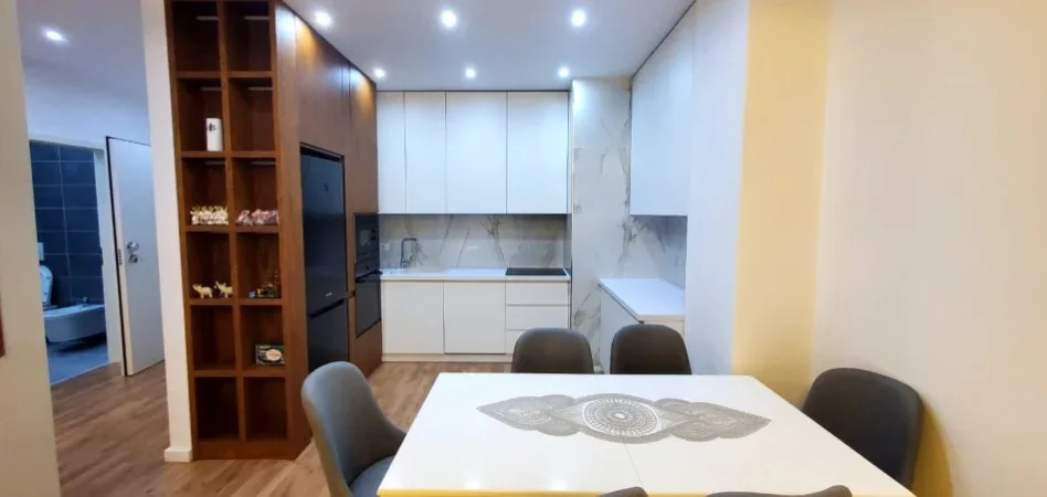 Tirane, jepet me qera apartament 1+1 Kati 5, 80 m² 500 € (Kompleksi Mangalem)