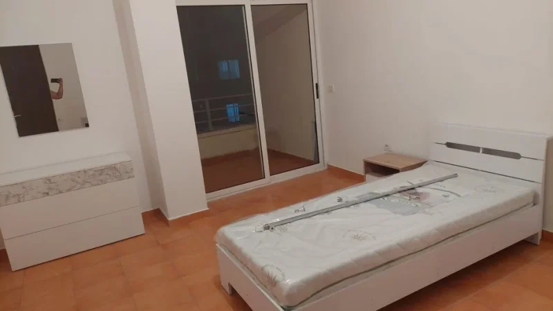 Tirane, jepet me qera apartament 2+1+Ballkon Kati 8, 104 m² 460 € (tek fratar)