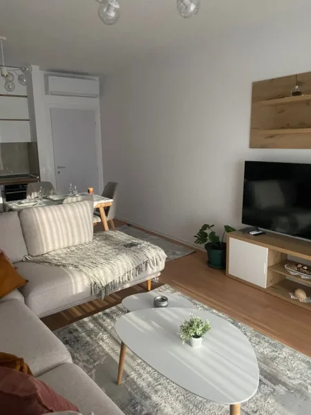 Tirane, jepet me qera apartament 2+1 Kati 9, 100 m² 650 € (5 maji)