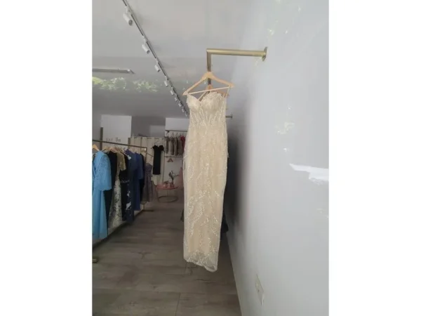 Tirane, shes ambjent biznesi Kati 0, 37 m² 83.000 € (Fresku)