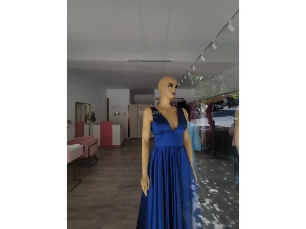 Tirane, shes ambjent biznesi Kati 0, 37 m² 83.000 € (Fresku)