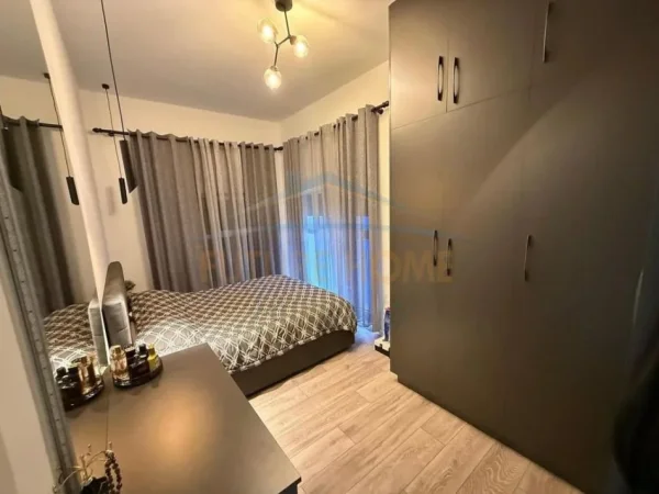 Tirane, shitet apartament 2+1 Kati 2, 87 m² 140.000 € 