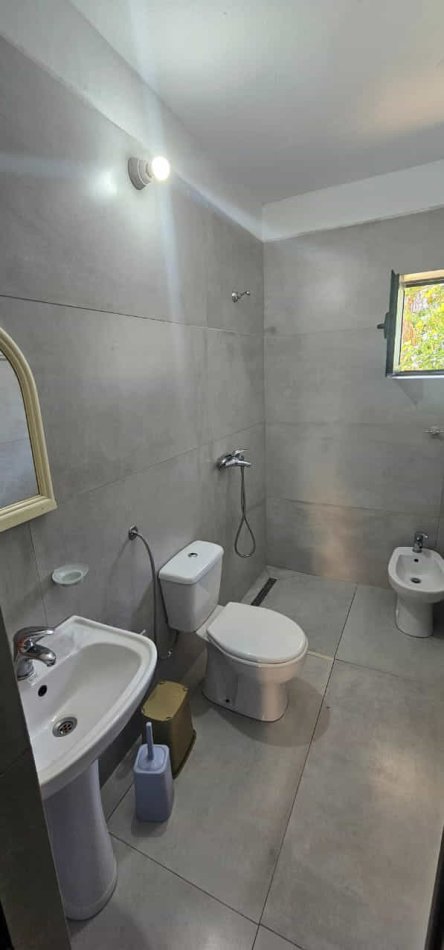 Tirane, jap me qera Vile 1+1 Kati 1, 70 m² 550 € (babe rexha)