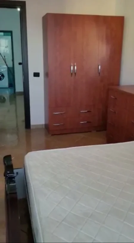 Tirane, jepet me qera apartament 1+1+Ballkon Kati 6, 70 m² 450 € (AFER FISH TIME)