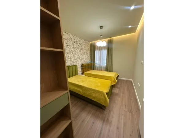 Tirane, jepet me qera apartament 2+1 Kati 4, 125 m² 1.500 € 