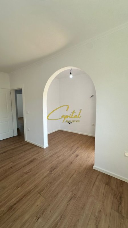 Tirane, shitet apartament 2+1+Ballkon Kati 4, 73 m² 129.000 € (RRUGA KONGRESI I MANASTIRIT)