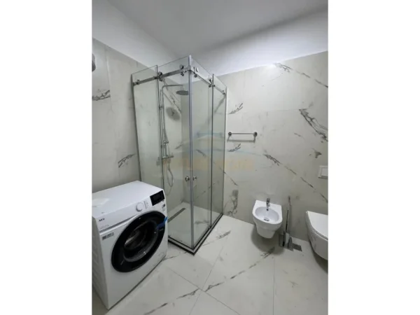 Tirane, jepet me qera apartament 1+1 Kati 4, 68 m² 1.000 € 