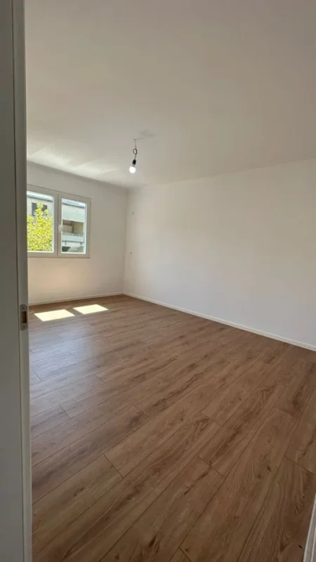 Tirane, shitet apartament 2+1+Aneks+Ballkon Kati 4, 73 m² 129.000 € (xhamlliku)