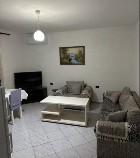 Tirane, jepet me qera apartament 1+1 Kati 1, 60 m² 480 € (KOMUNA PARISIT)