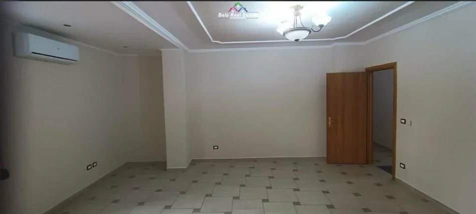 Tirane, jepet me qera zyre Kati 4, 132 m² 950 €/ neto  (qender)