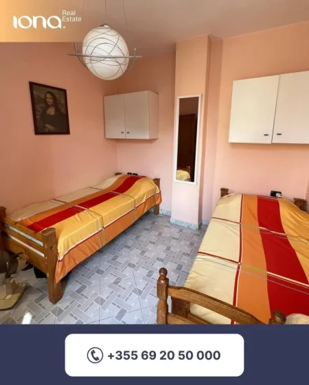 Shkembi Kavajes, shitet apartament 2+1 Kati 2, 63 m² (60m Distanc Nga Deti)