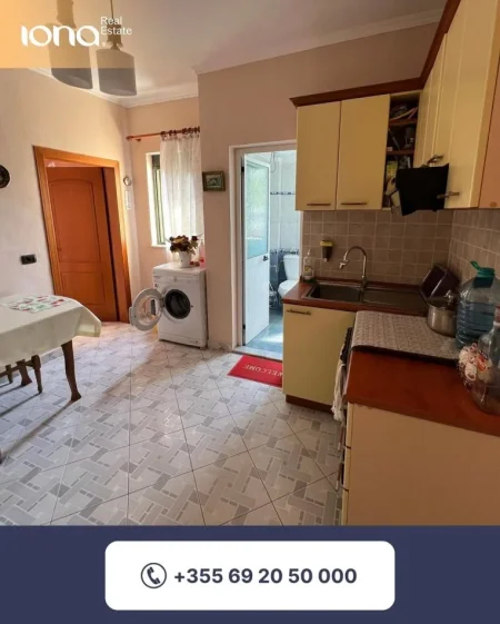 Shkembi Kavajes, shitet apartament 2+1 Kati 2, 63 m² (60m Distanc Nga Deti)