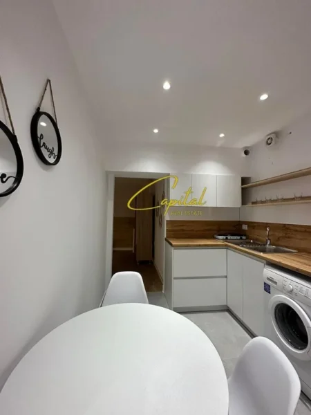 Tirane, jepet me qera apartament 1+1 Kati 3, 40 m² 600 € (RRUGA E DURRESIT)