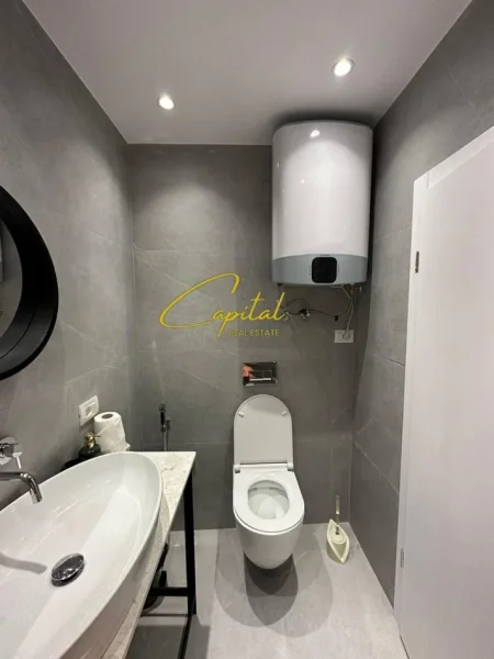 Tirane, jepet me qera apartament 1+1 Kati 3, 40 m² 600 € (RRUGA E DURRESIT)