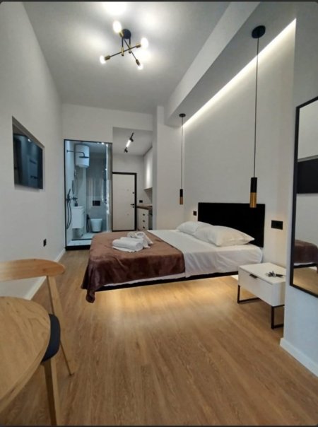 Tirane, jepet me qera garsonier Kati 2, 30 m² 420 € (astir)