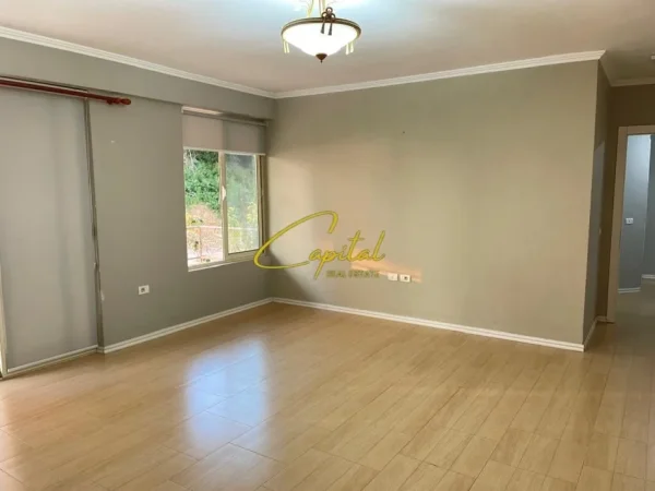 Tirane, shitet apartament 2+1+Ballkon Kati 1, 110 m² 143.000 € (FRESKU)