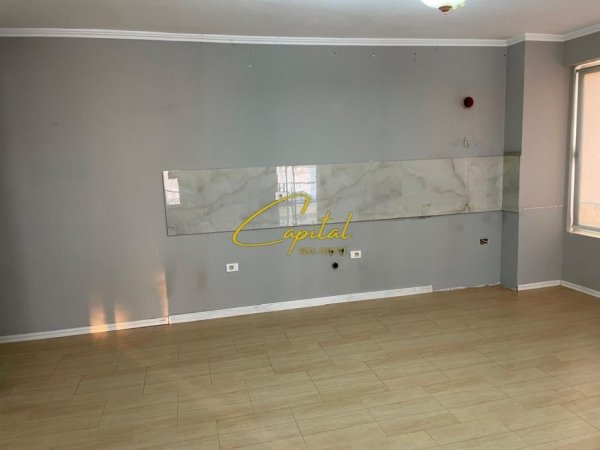 Tirane, shitet apartament 2+1+Ballkon Kati 1, 110 m² 143.000 € (FRESKU)