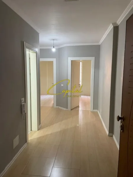 Tirane, shitet apartament 2+1+Ballkon Kati 1, 110 m² 143.000 € (FRESKU)