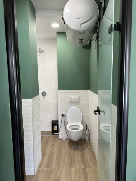 Tirane, jepet me qera ambjent biznesi Kati 0, 40 m² 800 € (brigada 8)