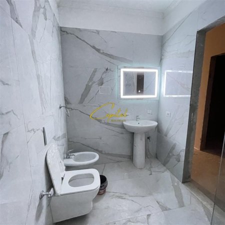 Tirane, shitet apartament 2+1+Ballkon Kati 1, 98 m² 100.000 € (FRESKU)