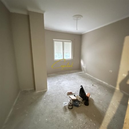 Tirane, shitet apartament 2+1+Ballkon Kati 1, 98 m² 100.000 € (FRESKU)