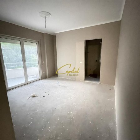 Tirane, shitet apartament 2+1+Ballkon Kati 1, 98 m² 100.000 € (FRESKU)