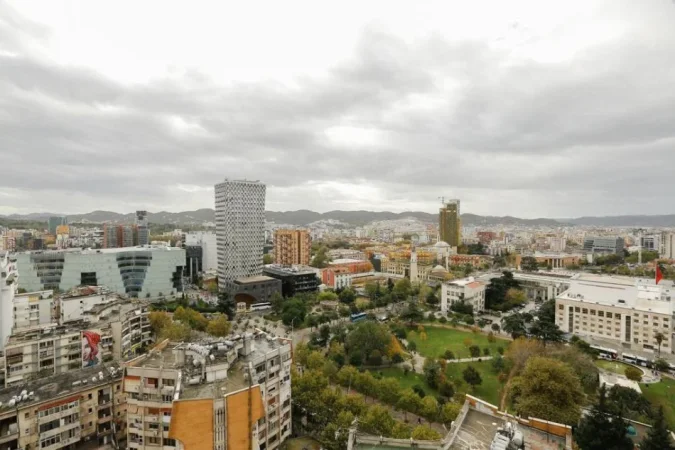 Tirane, jepet me qera ambjent biznesi Kati 16, 157 m² 1.800 € (16 kateshi ngjitur me prokurorine e pergjithshme, rruga Konstandin Kristoforidhi)