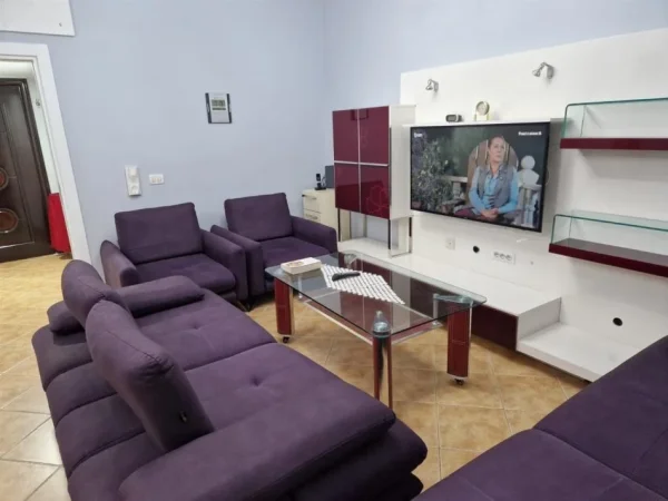 Tirane, jap me qera apartament 3+1+Aneks+Ballkon Kati 4, 106 m² 800 € (Zogu i Zi, afer Ring Center)