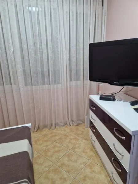Tirane, jap me qera apartament 3+1+Aneks+Ballkon Kati 4, 106 m² 800 € (Zogu i Zi, afer Ring Center)