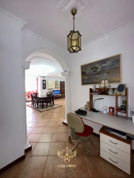 Durres, shitet apartament 3+1+Ballkon Kati 1, 154 m² 320.000 € (VOLLGA DURRES)