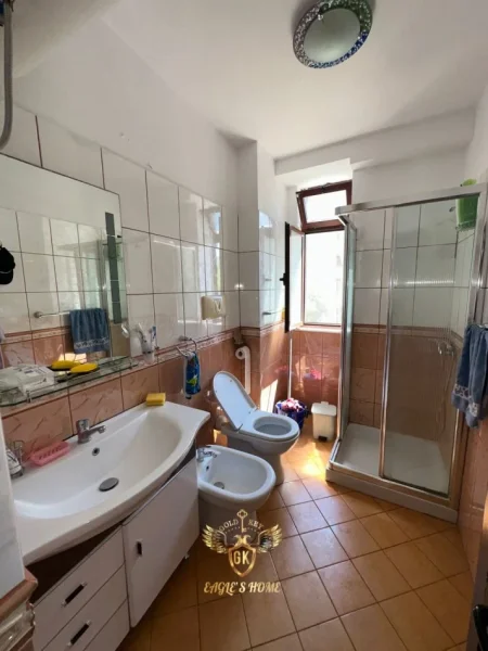 Durres, shitet apartament 3+1+Ballkon Kati 1, 154 m² 320.000 € (VOLLGA DURRES)