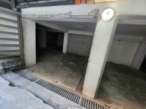 Shitet Ambient / Magazinë ( pas ish UET-së - bar Fame ) kat. -1 | Sip 319 m² 220.000€