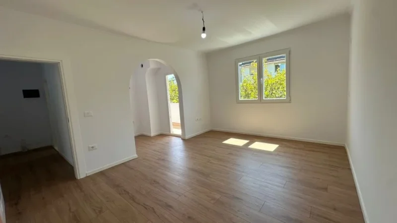 Tirane, shitet apartament 2+1 Kati 4, 73 m² 129.000 € (RRUGA E DIBRES)