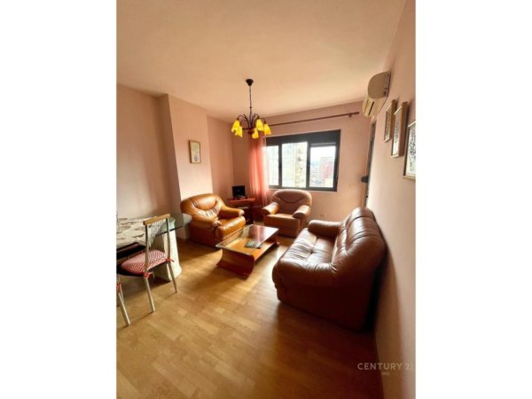 Tirane, jepet me qera apartament 1+1 Kati 9, 56 m² 500 € (Prane 9-Kateshit)
