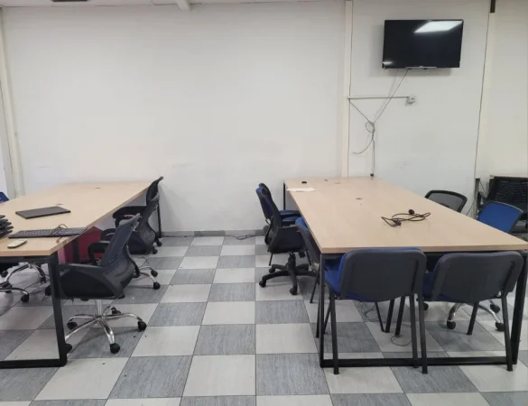 Tirane, jepet me qera zyre Kati 2, 186 m² 1.200 € (Te ish Ekspozita)